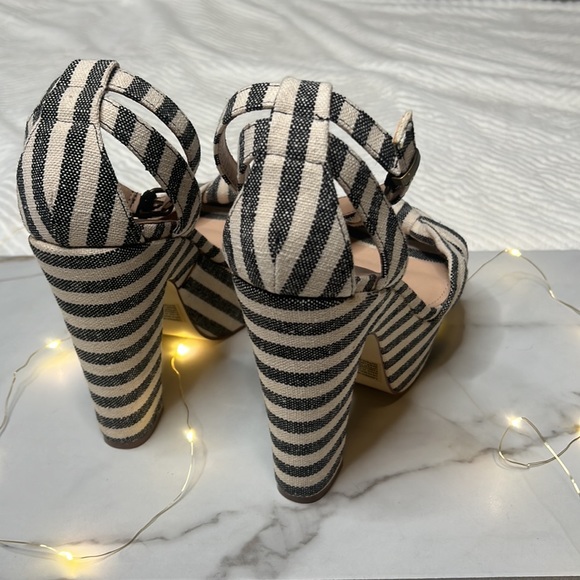 JustFab Lawren Wide Width Striped Platform Sandal - Size 10 - Picture 7 of 14